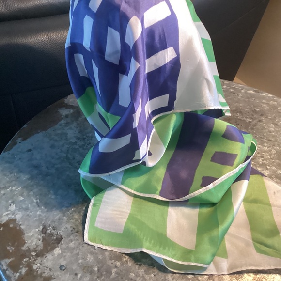 VINTAGE SCARF greens and blues๐๐๐๐๐๐๐๐๐ - Picture 2 of 6